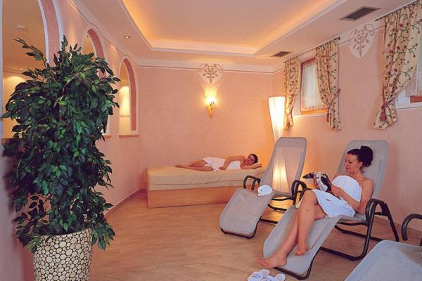 Hotel San Leonardo Бадия Экстерьер фото